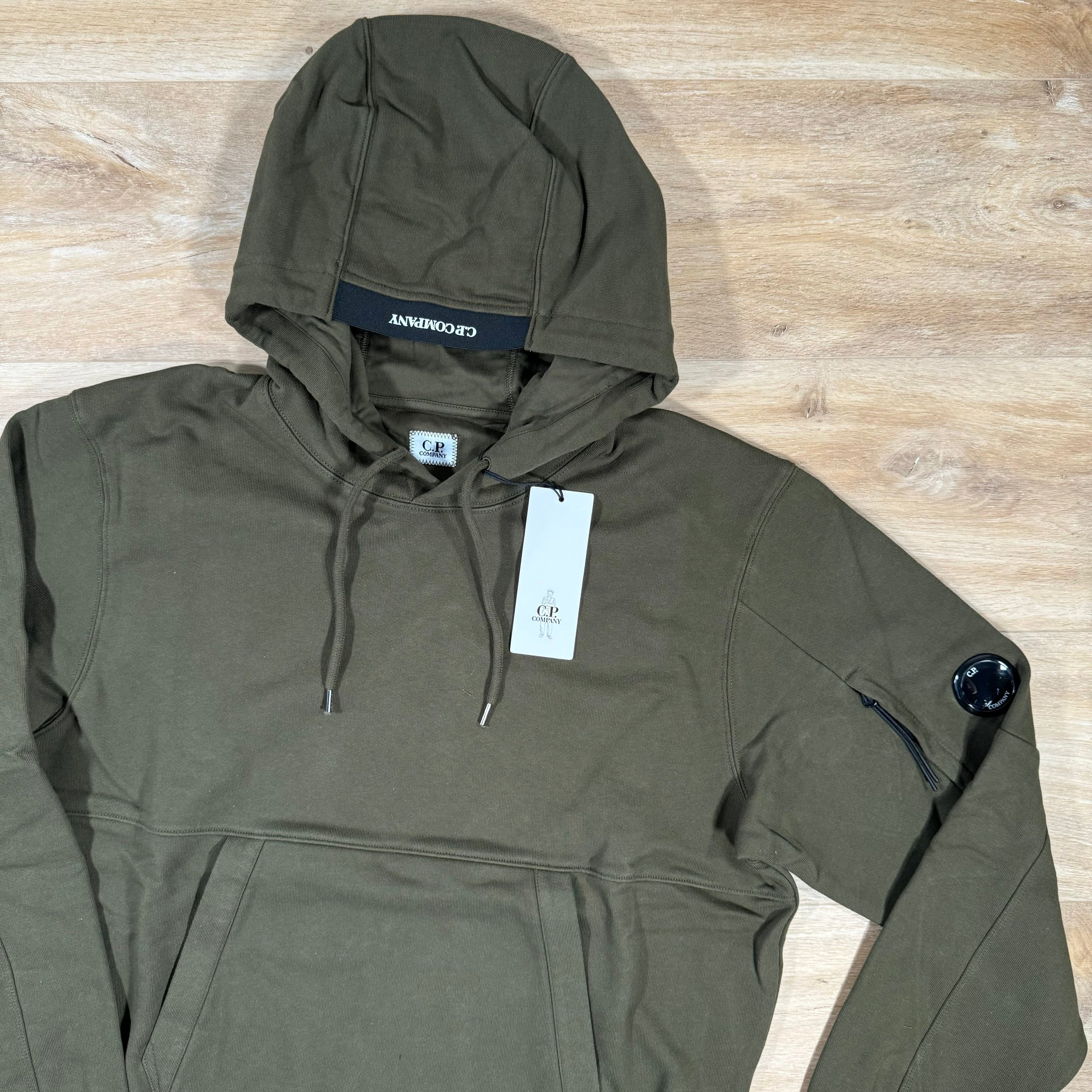 CP Company Diagonal Raised Fleece Lens Hoodie in Ivy Green