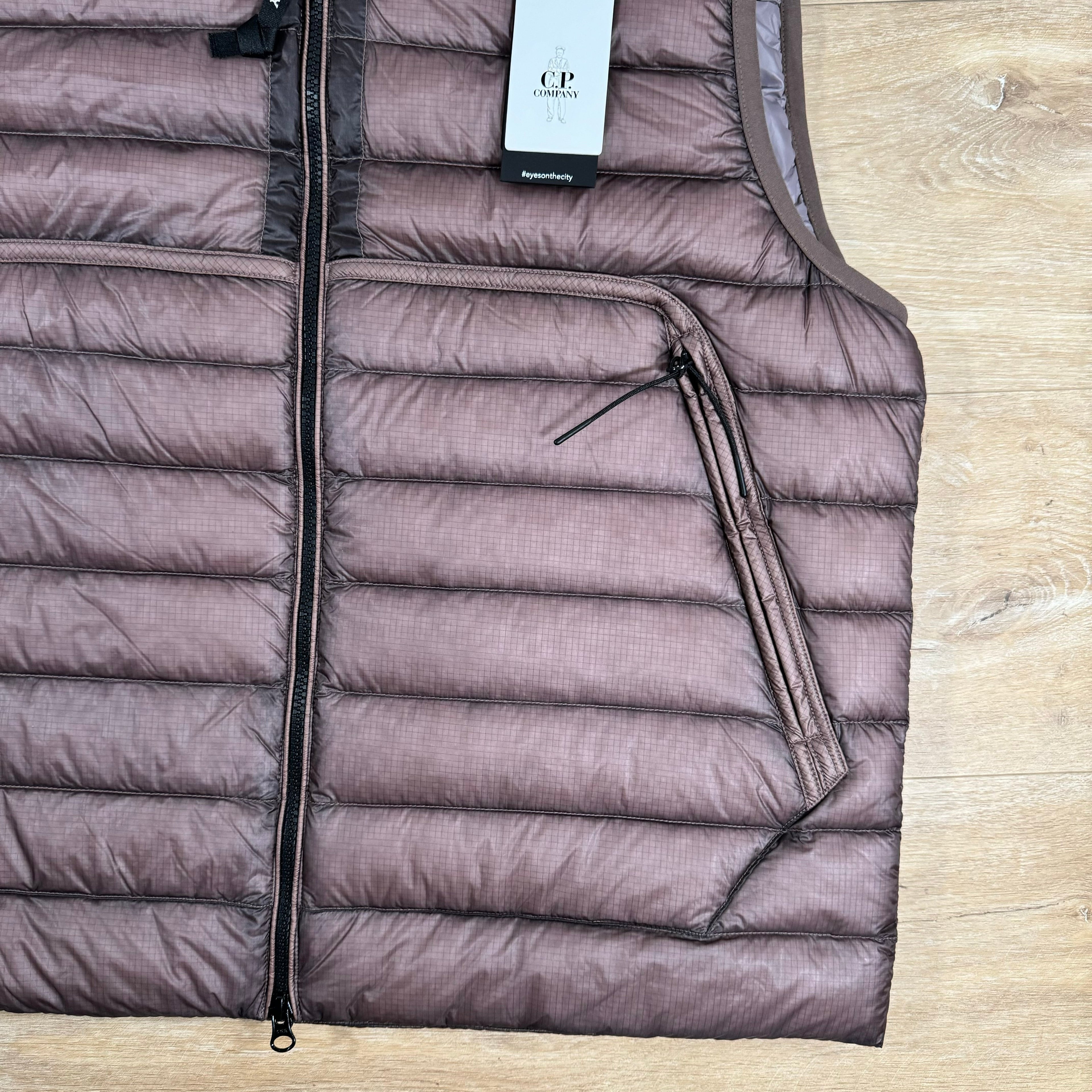 CP Company DD Shell Goggle Down Vest in Purple Dove