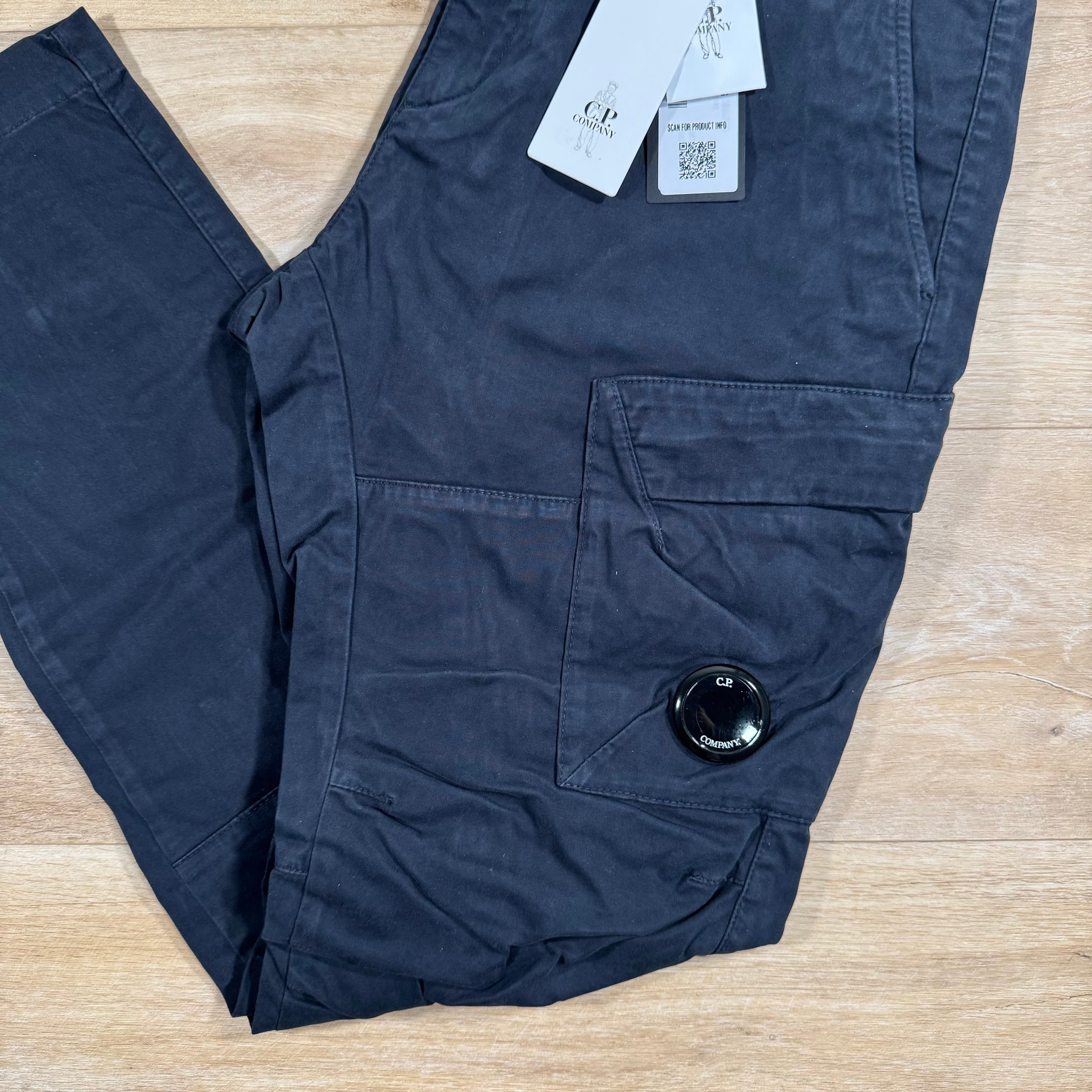 CP Company Ottoman Stretch Lens Cargo Pants in Navy