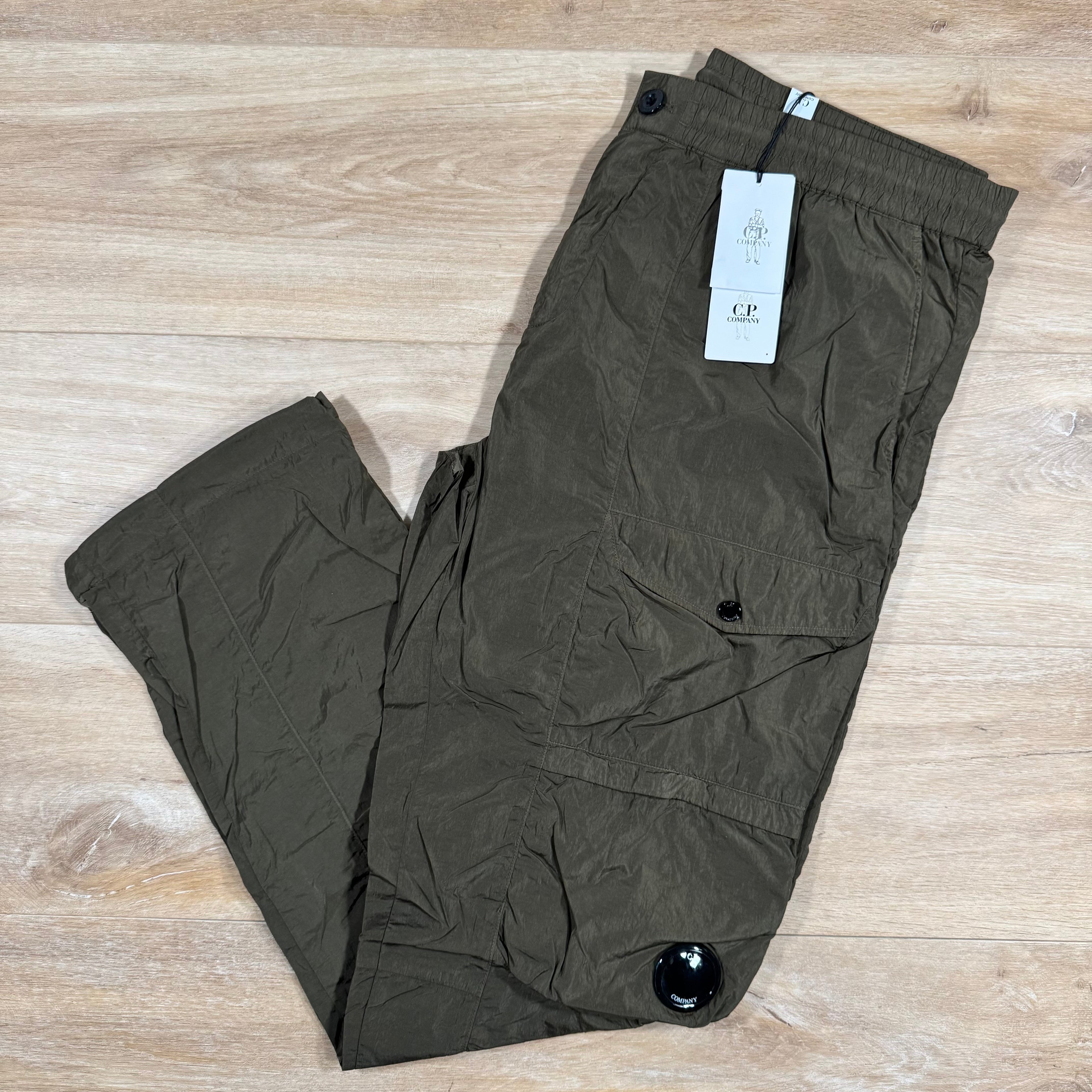 CP Company Chrome-R Cargo Lens Pants in Ivy Green
