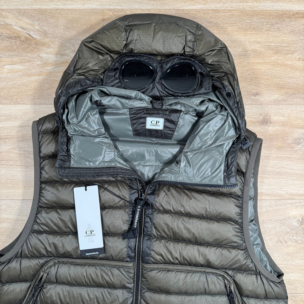CP Company DD Shell Goggle Down Vest in Grape Leaf