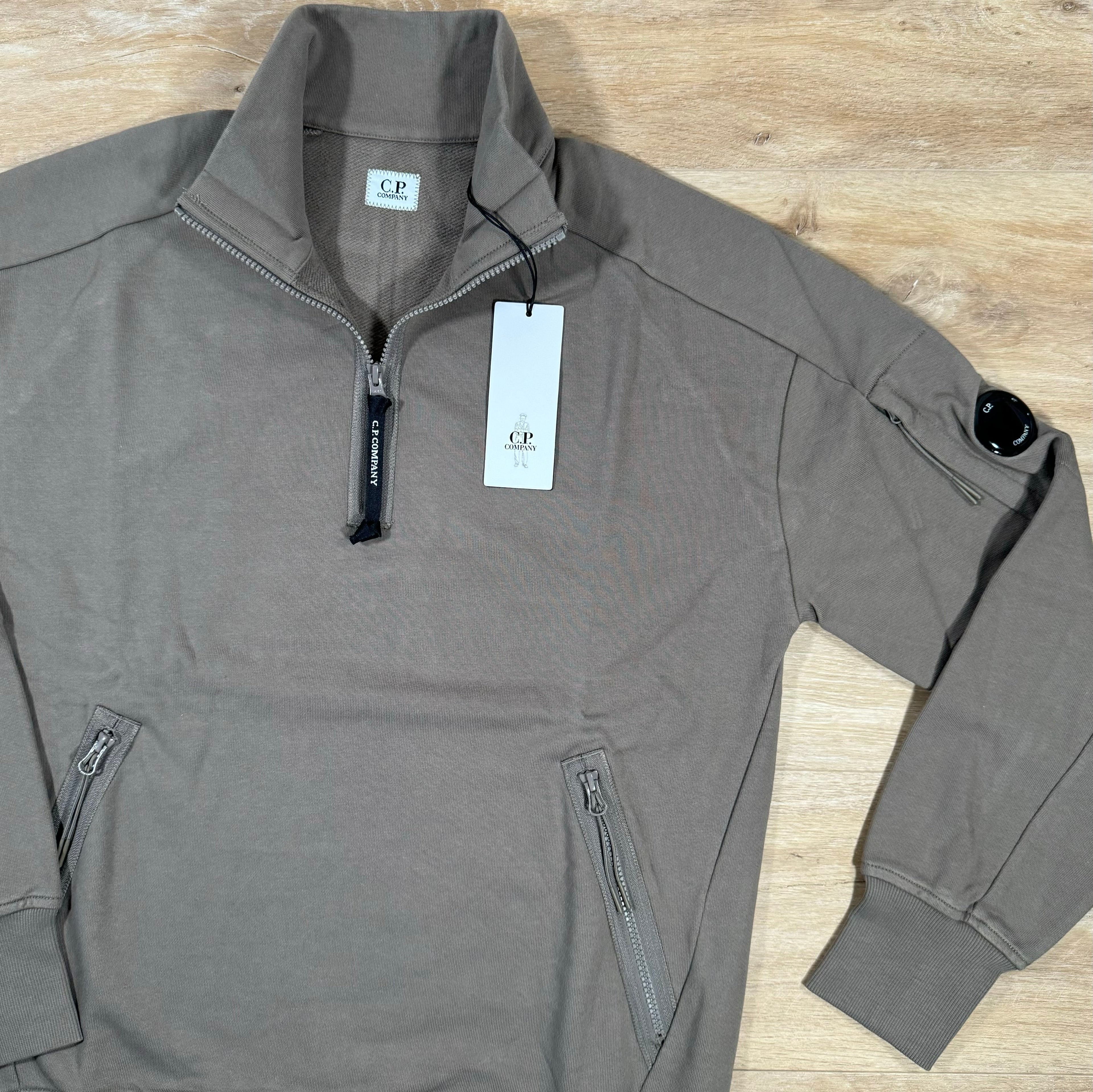 CP Company Diagonal Raised Half-Zipped Lens Sweatshirt in Walnut