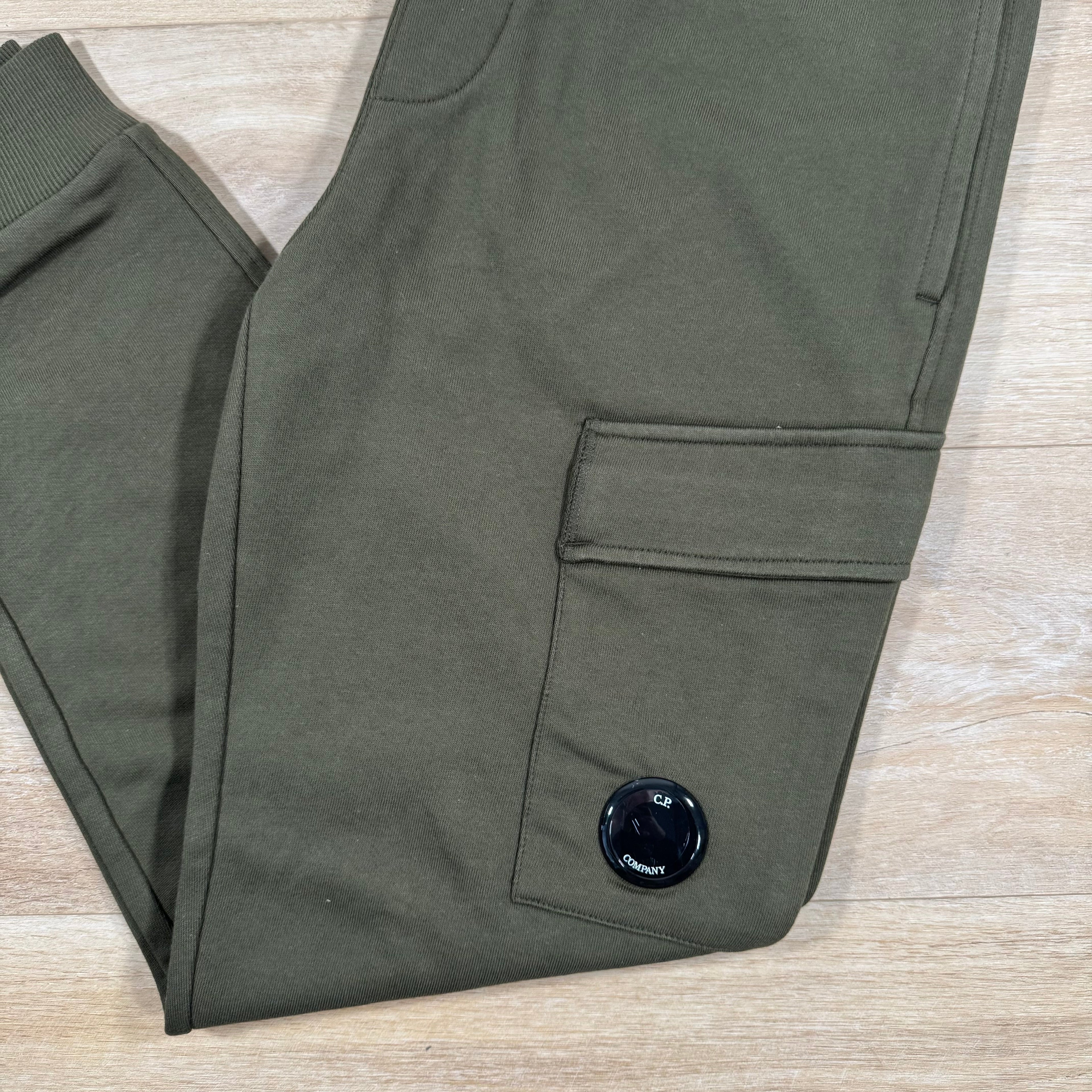 CP Company Diagonal Raised Lens Sweatpants in Ivy Green