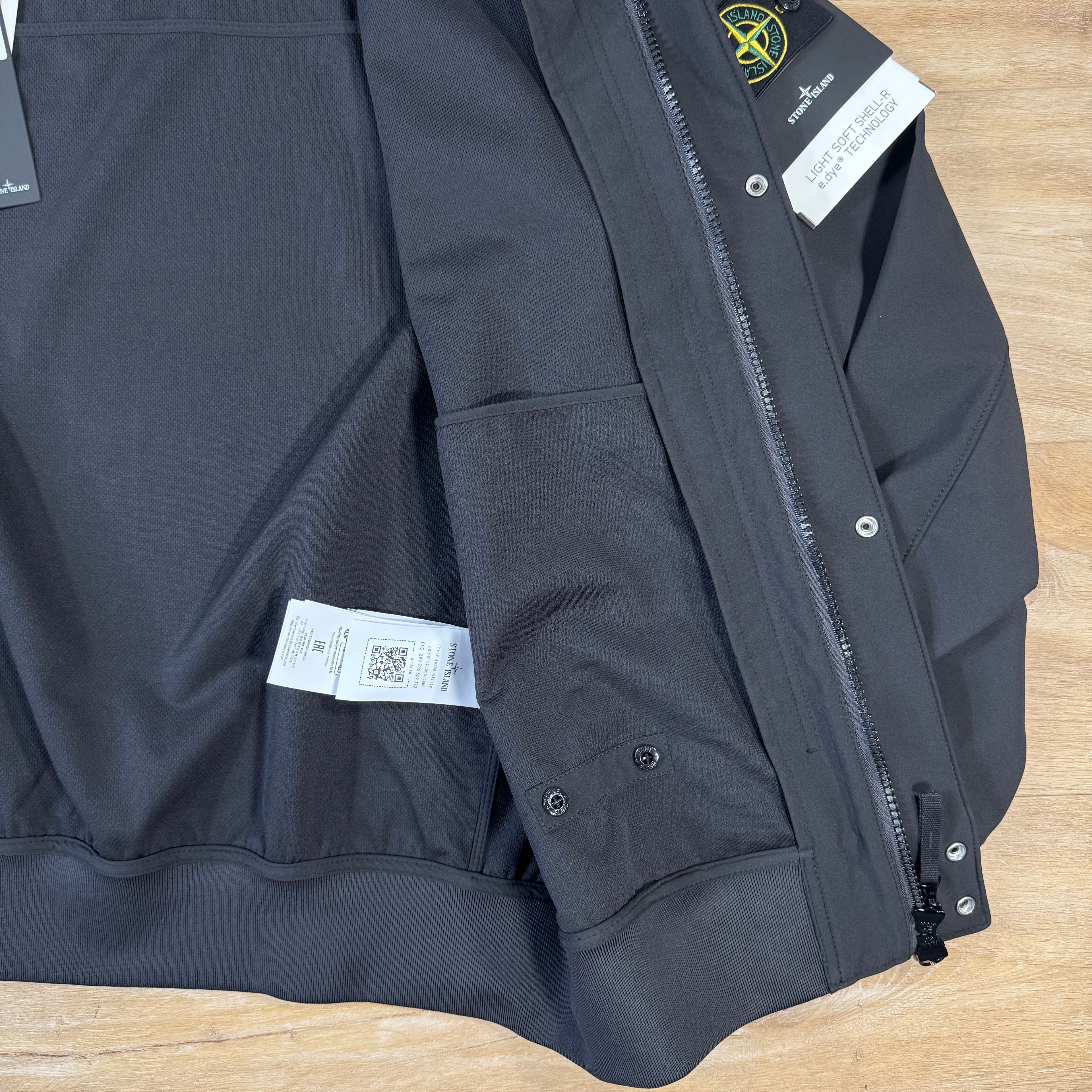 Stone Island Light Soft Shell-R Jacket in Black