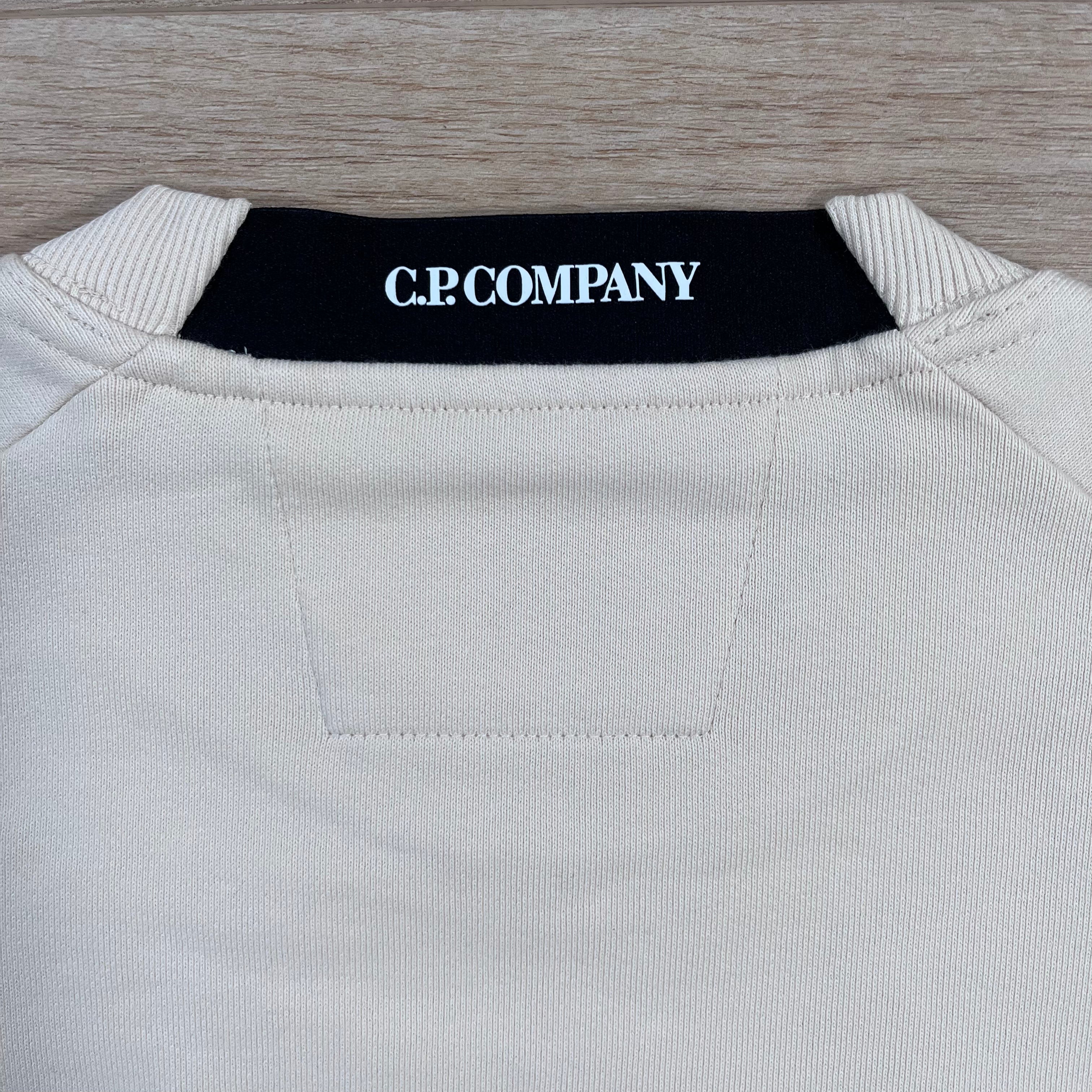 CP Company Diagonal Raised Fleece Crewneck Lens Sweatshirt in Pistachio Shell