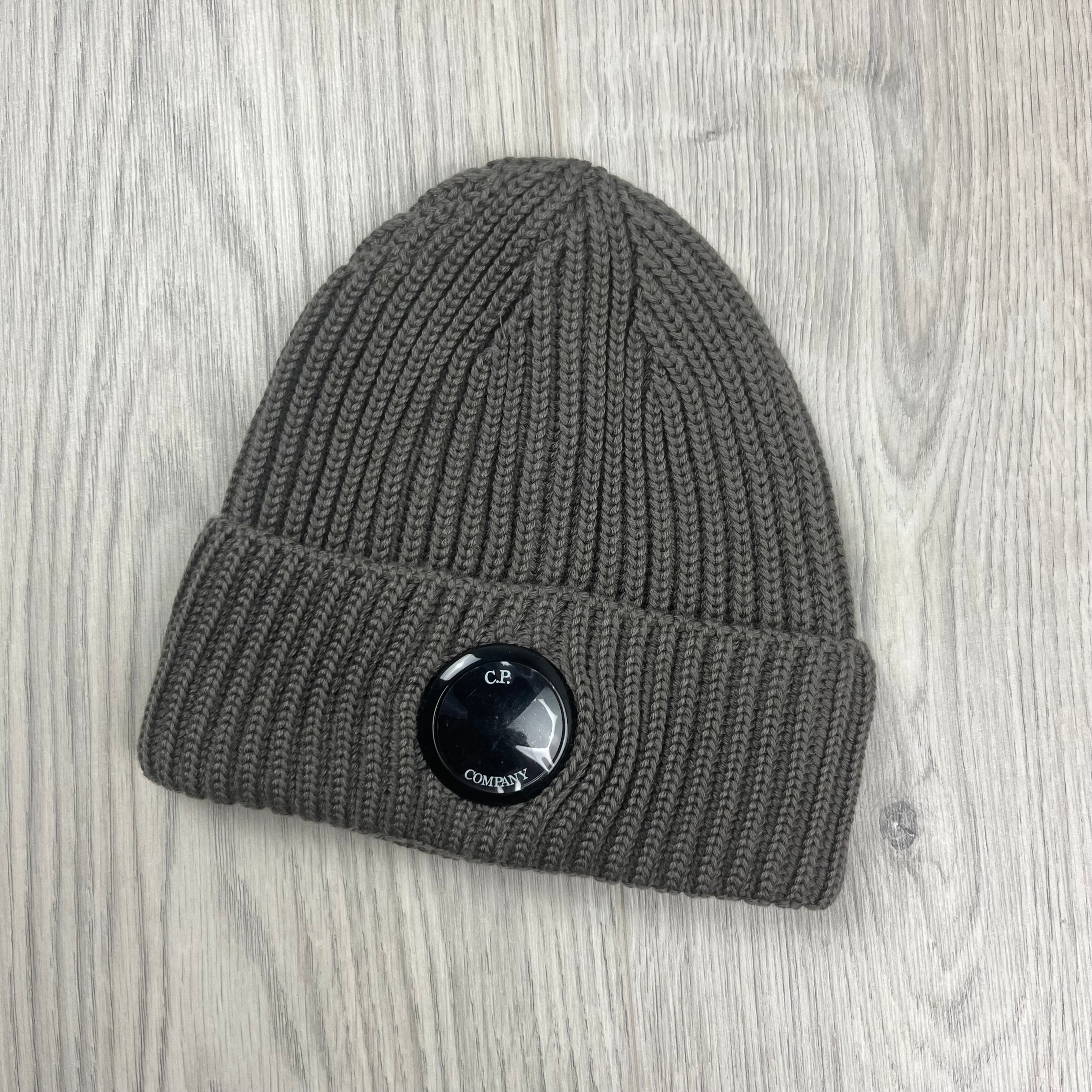 CP Company Lens Beanie - Walnut