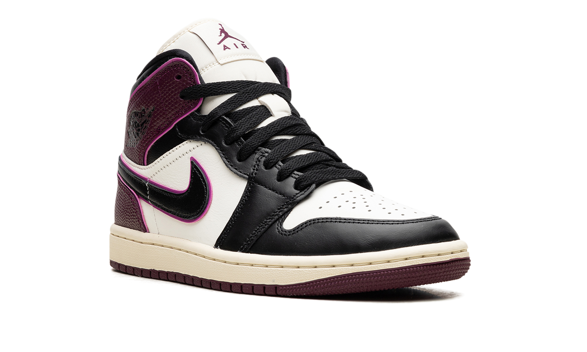 Air Jordan 1 "Bordeaux" FQ7818 101