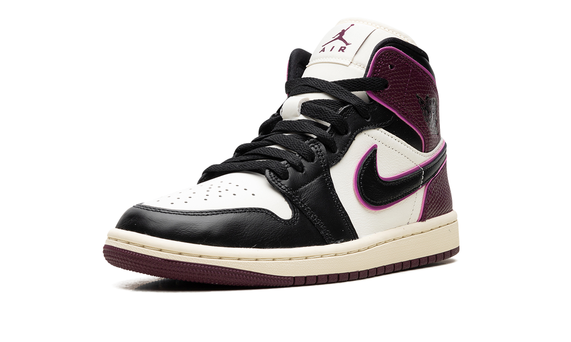 Air Jordan 1 "Bordeaux" FQ7818 101